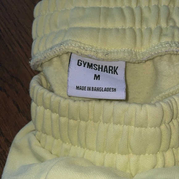 GYMSHARK sweat shorts | size Medium| barely worn | yellow - Picture 3 of 3